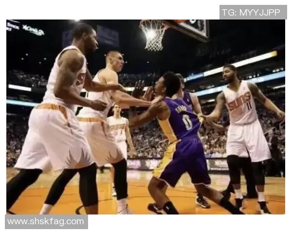 湖人对阵国王NBA直播精彩回顾与赛前分析全方位解读